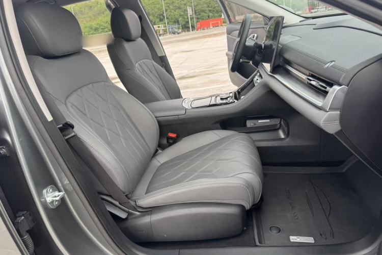 Used Geely Galaxy A7 2025 Model EM-i 70km Launch Edition Interior 2