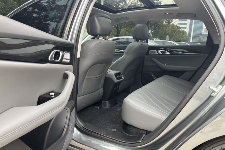 Used Geely Galaxy A7 2025 Model EM-i 150km Starship Edition Interior 2