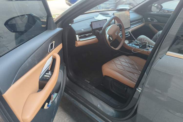 Used Geely Galaxy A7 2025 Model EM-i 150km Long-Distance Edition Interior 3