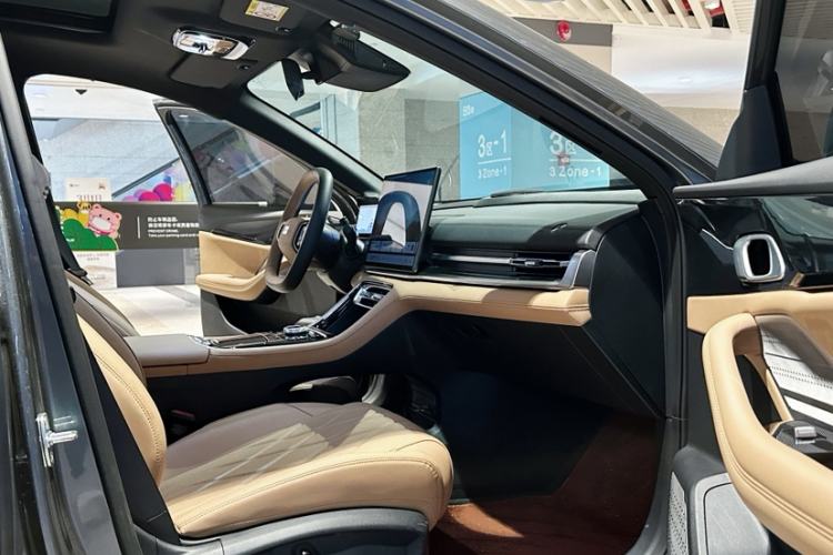 Used Geely Galaxy A7 2025 Model EM-i 70km Exploration Edition Interior 3