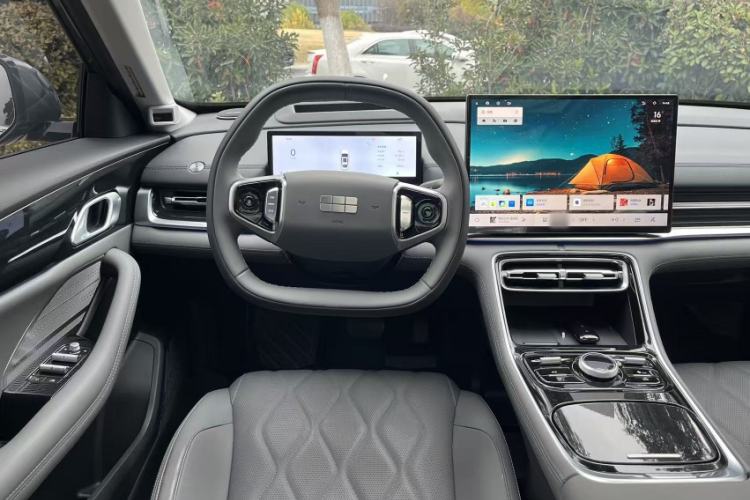 Used Geely Galaxy A7 2025 Model EM-i 150km Starship Edition Interior 3