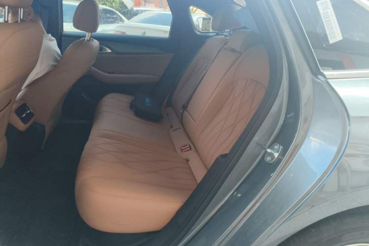 Used Geely Galaxy A7 2025 Model EM-i 150km Long-Distance Edition Interior 4