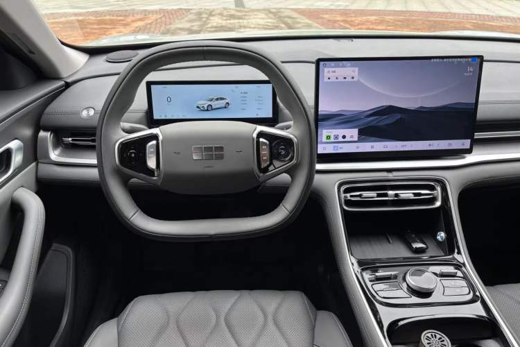 Used Geely Galaxy A7 2025 Model EM-i 70km Luxury Edition Interior 5