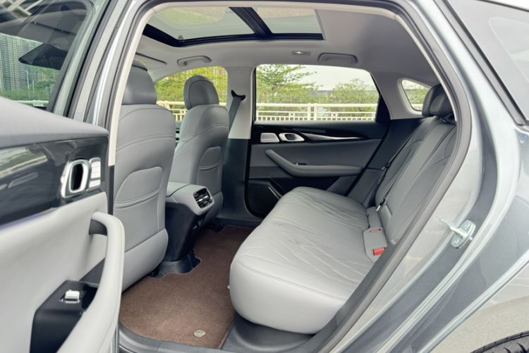 Used Geely Galaxy A7 2025 Model EM-i 150km Starship Edition Interior 6
