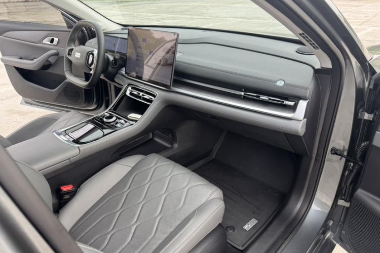 Used Geely Galaxy A7 2025 Model EM-i 70km Launch Edition Interior 6