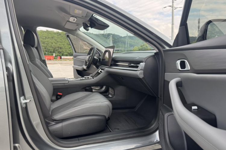 Used Geely Galaxy A7 2025 Model EM-i 70km Launch Edition Interior 7