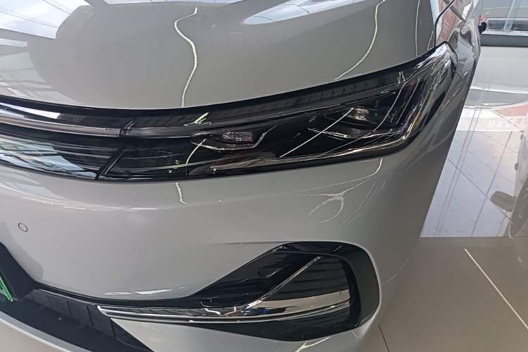 Used Geely Galaxy A7 2025 Model EM-i 70km Launch Edition Left Front Headlight