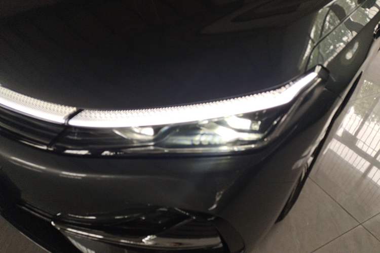Used Geely Galaxy A7 2025 Model EM-i 150km Long-Distance Edition Left Front Headlight