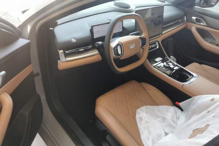 Used Geely Galaxy A7 2025 Model EM-i 150km Long-Distance Edition Left Front Seat