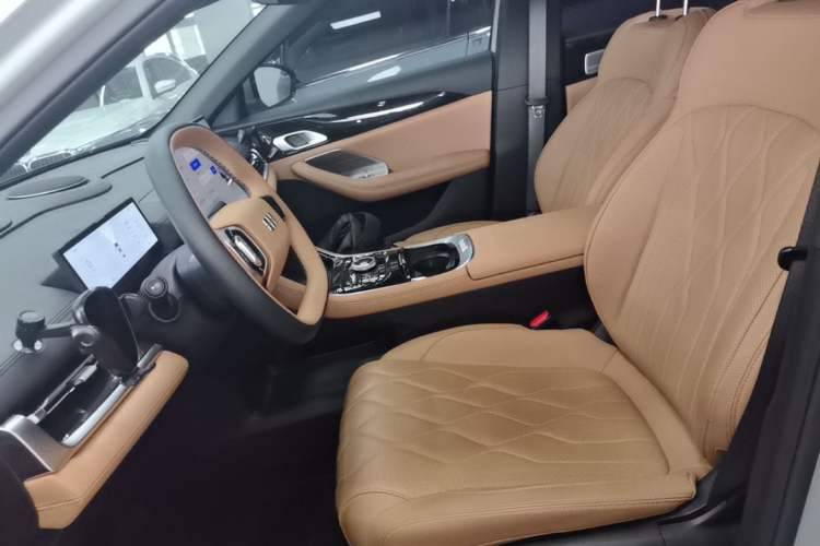 Used Geely Galaxy A7 2025 Model EM-i 150km Exploration+ Edition Left Front Seat
