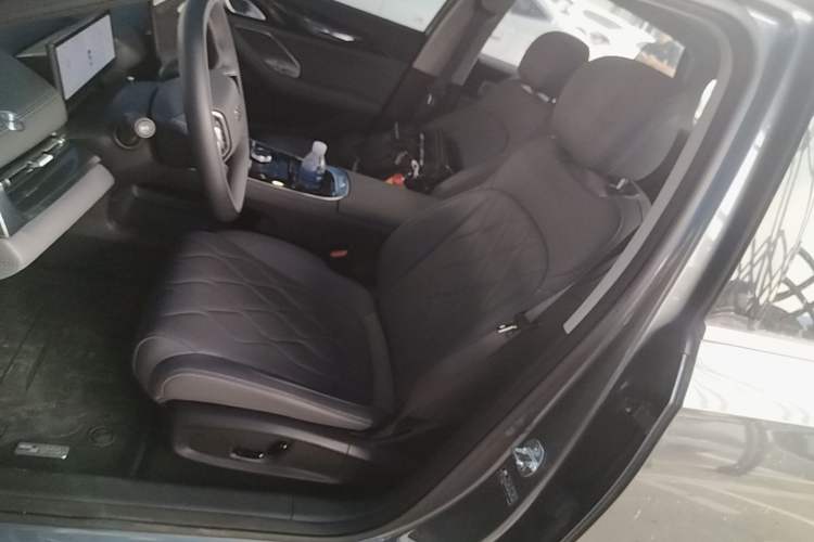 Used Geely Galaxy A7 2025 Model EM-i 150km Exploration+ Edition Left Front Seat