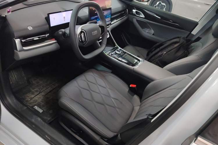 Used Geely Galaxy A7 2025 Model EM-i 150km Exploration+ Edition Left Front Seat