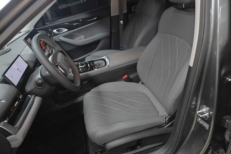 Used Geely Galaxy A7 2025 Model EM-i 150km Starship Edition Left Front Seat