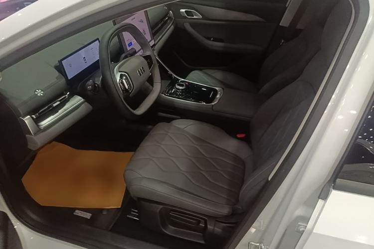 Used Geely Galaxy A7 2025 Model EM-i 70km Launch Edition Left Front Seat