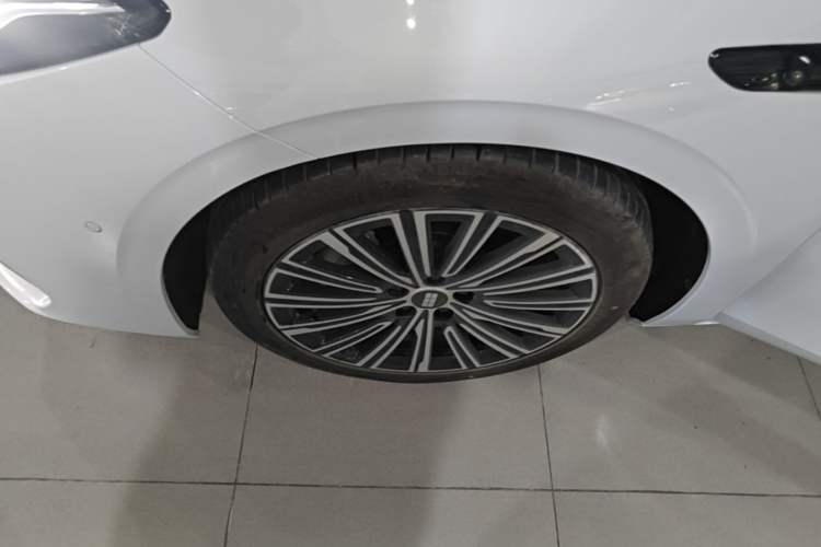 Used Geely Galaxy A7 2025 Model EM-i 150km Starship Edition Left Front Wheel Hub