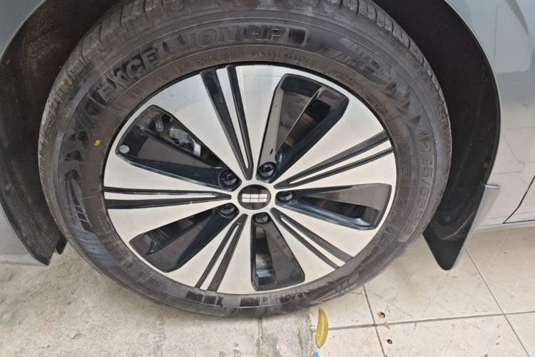 Used Geely Galaxy A7 2025 Model EM-i 150km Exploration+ Edition Left Front Wheel Hub