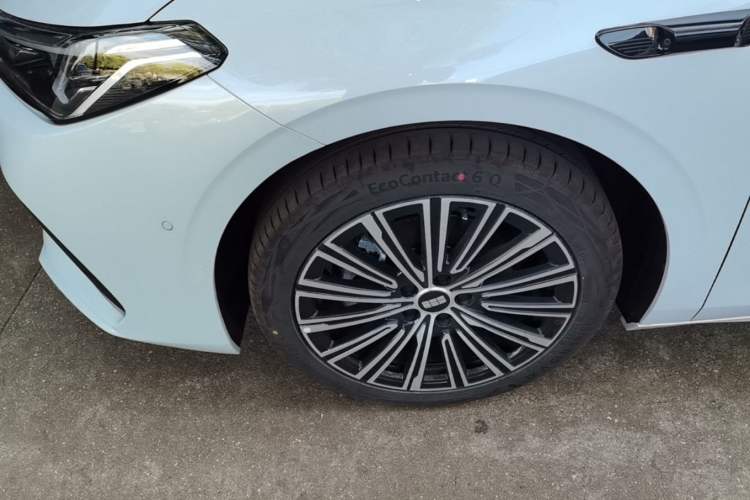 Used Geely Galaxy A7 2025 Model EM-i 150km Starship Edition Left Front Wheel Hub