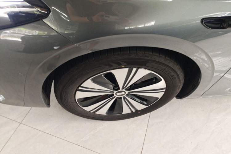 Used Geely Galaxy A7 2025 Model EM-i 150km Long-Distance Edition Left Front Wheel Hub