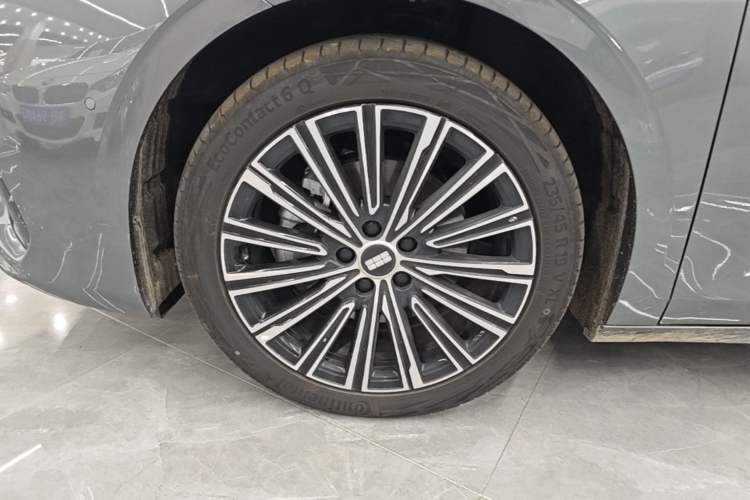 Used Geely Galaxy A7 2025 Model EM-i 150km Starship Edition Left Front Wheel Hub