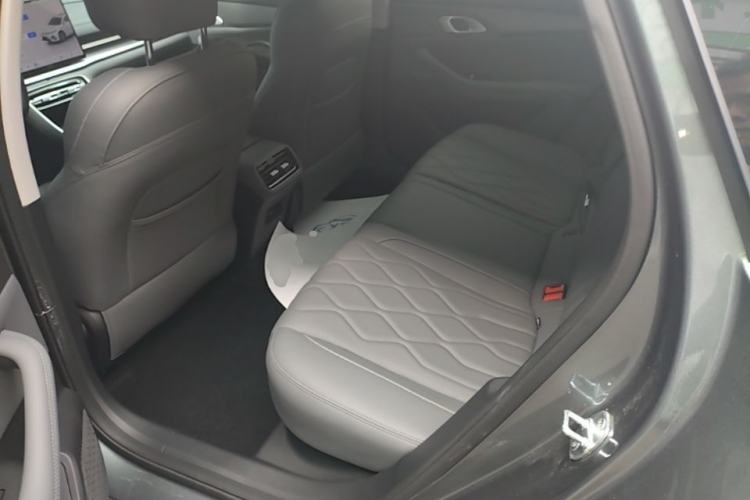 Used Geely Galaxy A7 2025 Model EM-i 70km Luxury Edition Left Rear Seat