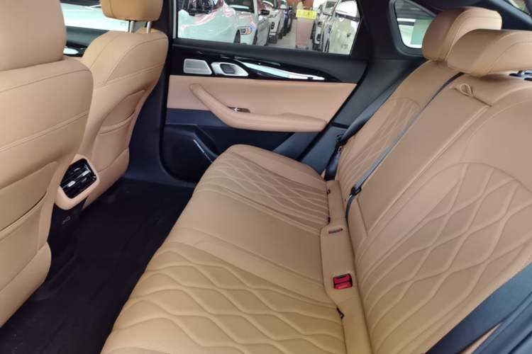 Used Geely Galaxy A7 2025 Model EM-i 150km Starship Edition Left Rear Seat