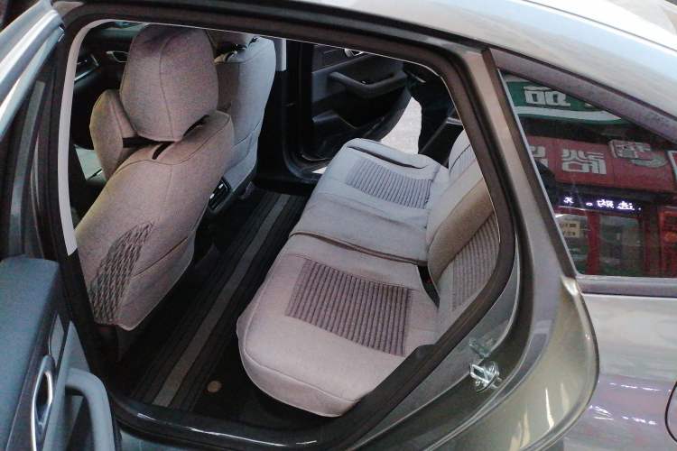 Used Geely Galaxy A7 2025 Model EM-i 70km Luxury Edition Left Rear Seat