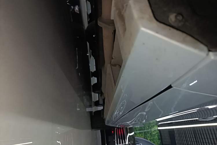 Used Geely Galaxy A7 2025 Model EM-i 70km Luxury Edition Left Side Sill