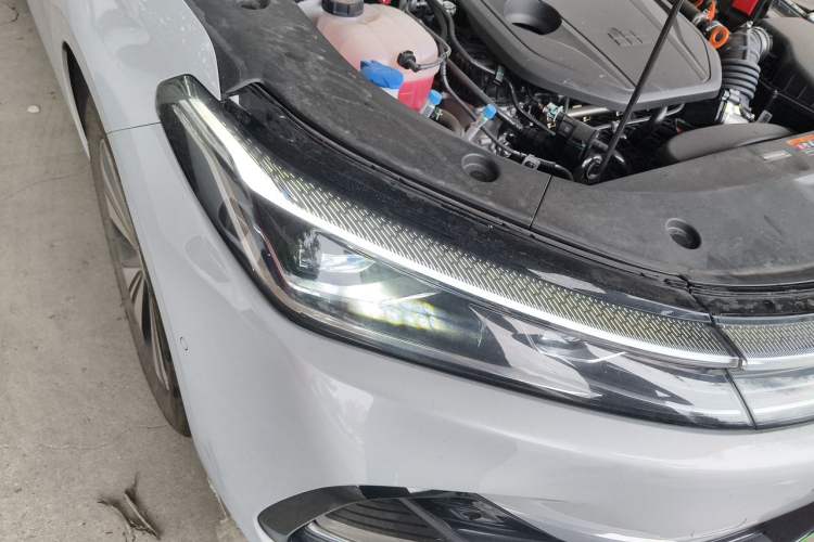 Used Geely Galaxy A7 2025 Model EM-i 150km Exploration+ Edition Right Front Headlight