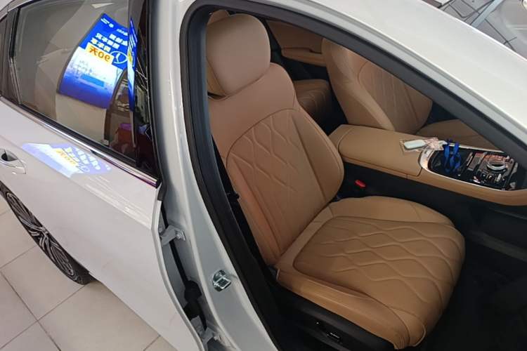 Used Geely Galaxy A7 2025 Model EM-i 150km Starship Edition Right Front Seat