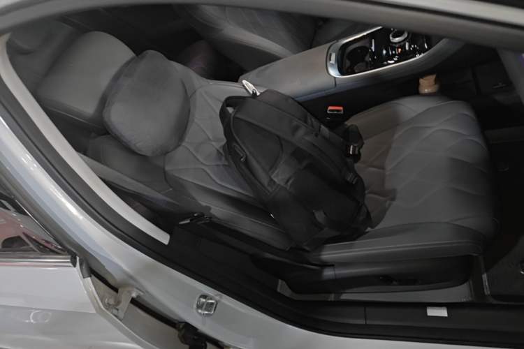 Used Geely Galaxy A7 2025 Model EM-i 150km Starship Edition Right Front Seat