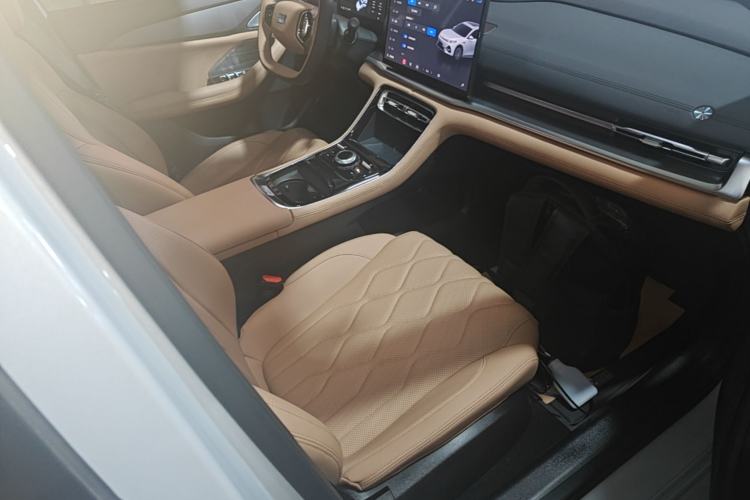 Used Geely Galaxy A7 2025 Model EM-i 150km Prestige Edition Right Front Seat