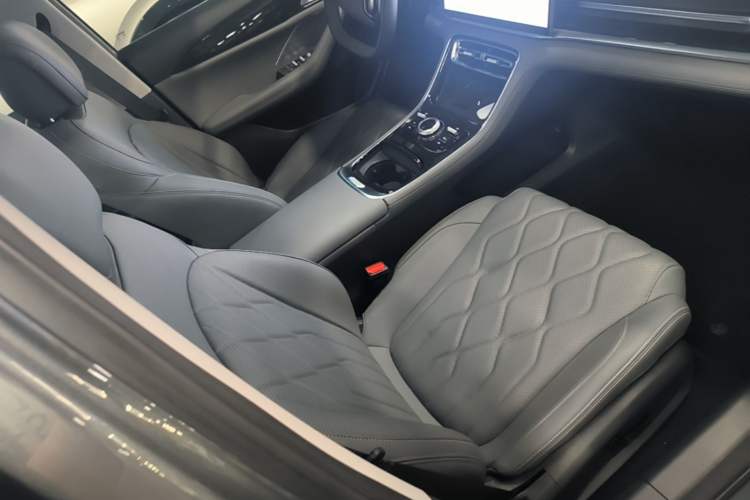Used Geely Galaxy A7 2025 Model EM-i 150km Exploration+ Edition Right Front Seat