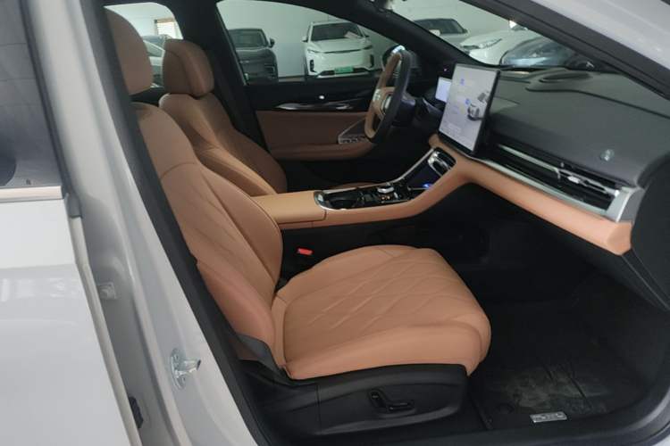 Used Geely Galaxy A7 2025 Model EM-i 150km Exploration+ Edition Right Front Seat