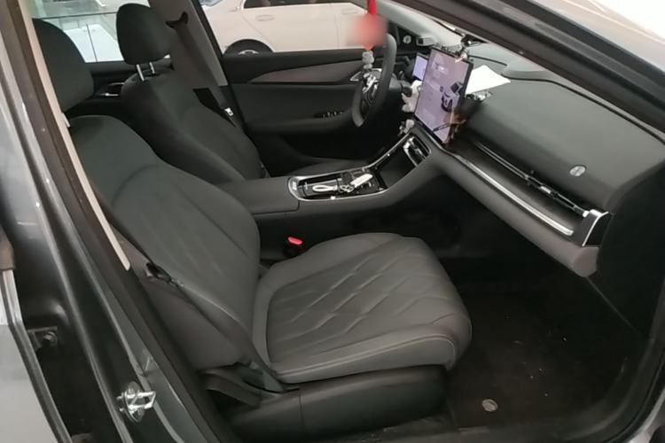 Used Geely Galaxy A7 2025 Model EM-i 70km Launch Edition Right Front Seat