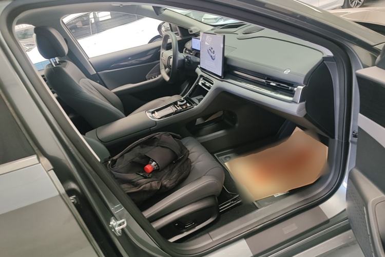 Used Geely Galaxy A7 2025 Model EM-i 150km Exploration+ Edition Right Front Seat