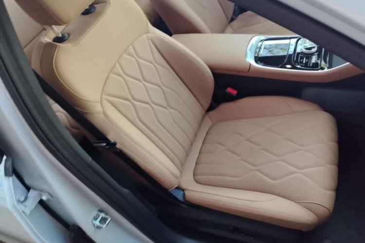 Used Geely Galaxy A7 2025 Model EM-i 150km Starship Edition Right Front Seat