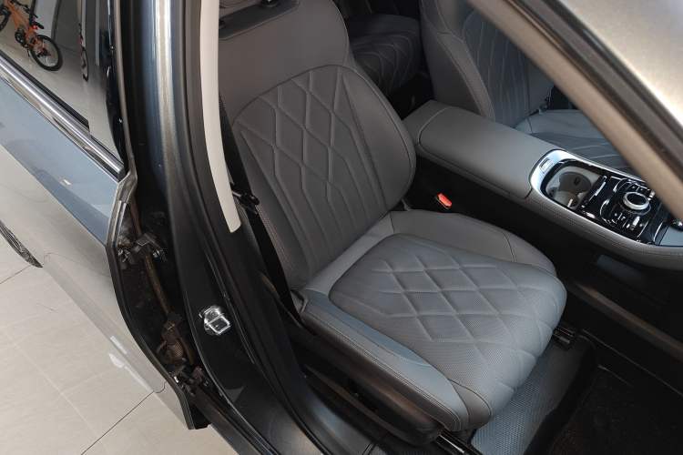 Used Geely Galaxy A7 2025 Model EM-i 150km Starship Edition Right Front Seat