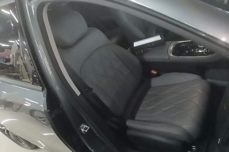 Used Geely Galaxy A7 2025 Model EM-i 70km Launch Edition Right Front Seat
