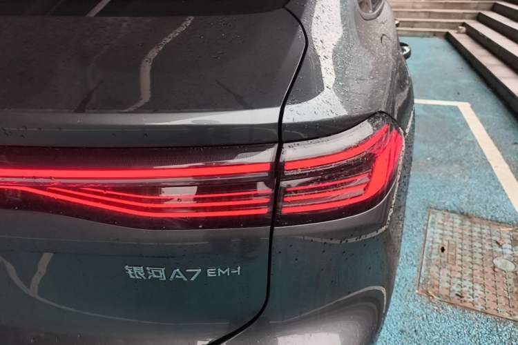 Used Geely Galaxy A7 2025 Model EM-i 70km Launch Edition Right Rear Taillight