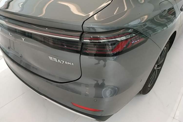 Used Geely Galaxy A7 2025 Model EM-i 70km Launch Edition Right Rear Taillight