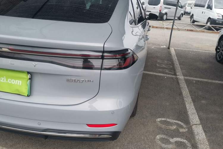 Used Geely Galaxy A7 2025 Model EM-i 70km Exploration Edition Right Rear Taillight