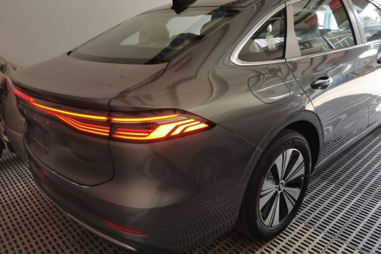 Used Geely Galaxy A7 2025 Model EM-i 150km Exploration+ Edition Right Rear Taillight