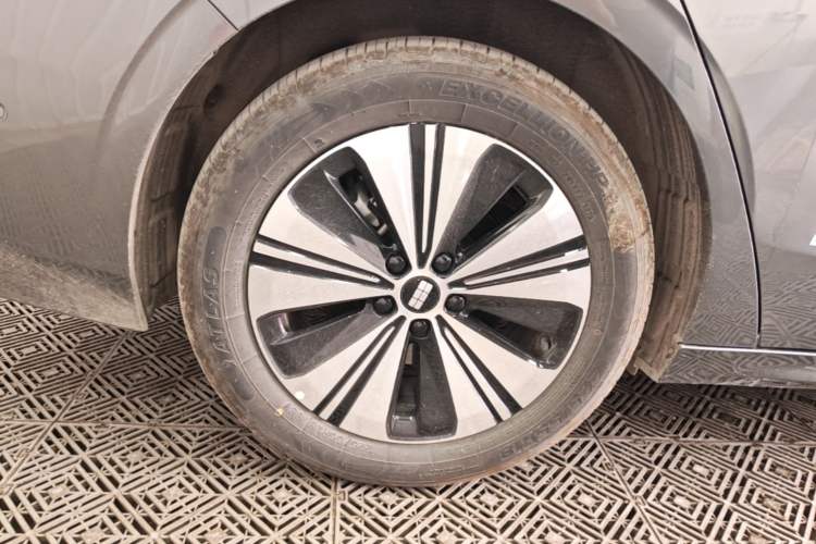Used Geely Galaxy A7 2025 Model EM-i 150km Exploration+ Edition Right Rear Wheel Hub