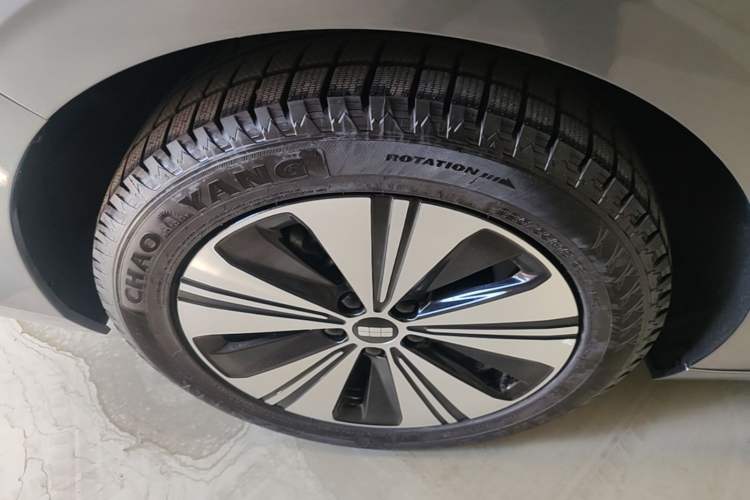 Used Geely Galaxy A7 2025 Model EM-i 150km Exploration+ Edition Right Rear Wheel Hub