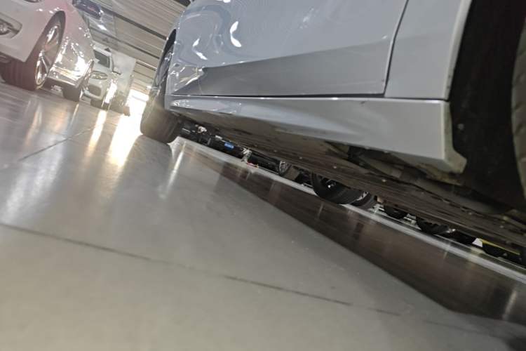 Used Geely Galaxy A7 2025 Model EM-i 150km Starship Edition Right Side Sill