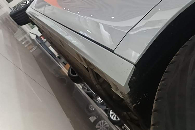 Used Geely Galaxy A7 2025 Model EM-i 150km Starship Edition Right Side Sill