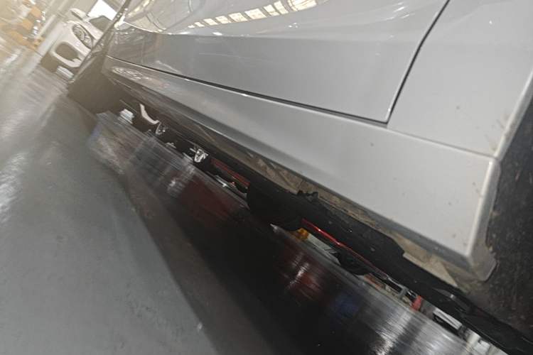Used Geely Galaxy A7 2025 Model EM-i 150km Prestige Edition Right Side Sill