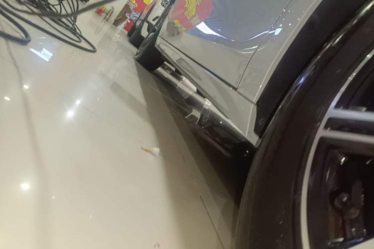 Used Geely Galaxy A7 2025 Model EM-i 70km Launch Edition Right Side Sill