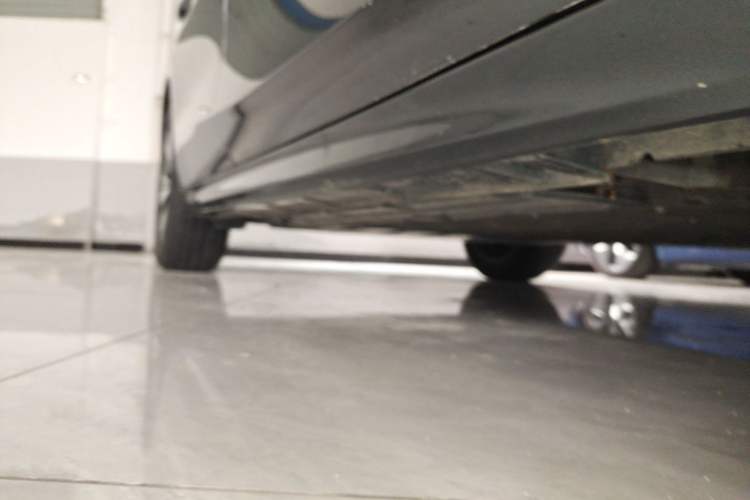 Used Geely Galaxy A7 2025 Model EM-i 150km Long-Distance Edition Right Side Sill
