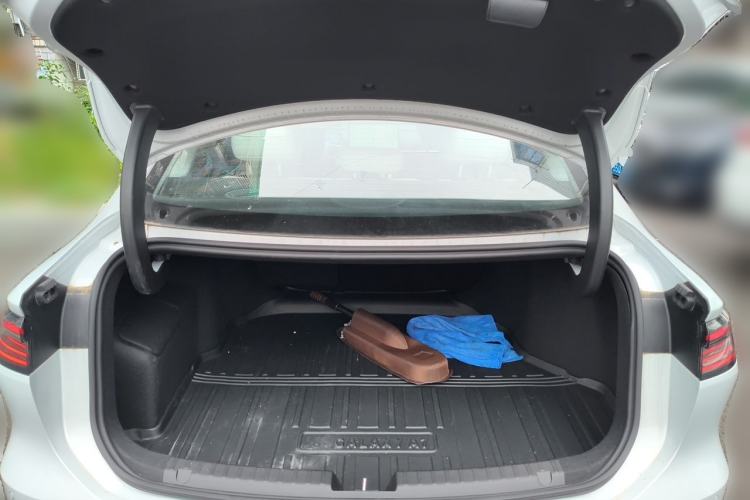 Used Geely Galaxy A7 2025 Model EM-i 150km Starship Edition Trunk